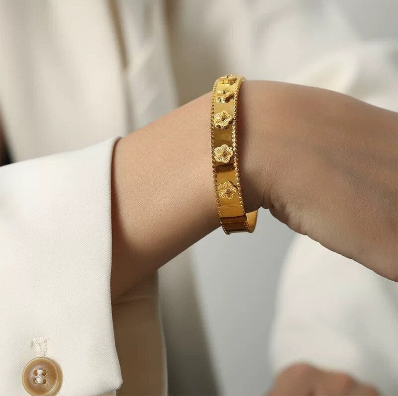 fortune clover bracelet retro