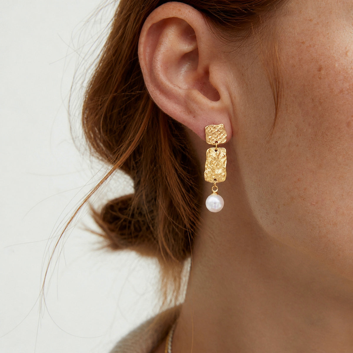 18k gold plated stainless steel pearl stud earrings