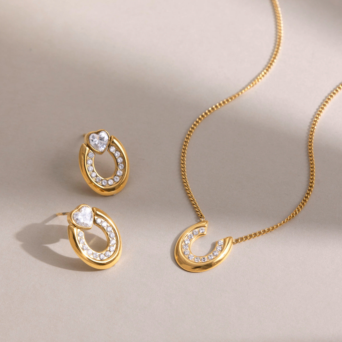u-shaped horseshoe set
