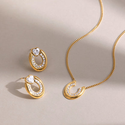 U-shaped horseshoe set